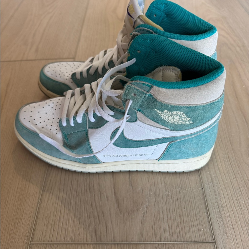 2019 Air Jordan 1 Retro High OG Turbo Green size 13